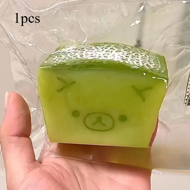 light green melon bear rilakku - Desk Setup Kawaii のレビューと価格