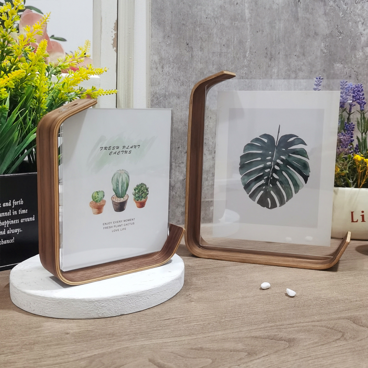 L-Shaped Floating Photo Frame, - Desk Setup Photo のレビューと価格