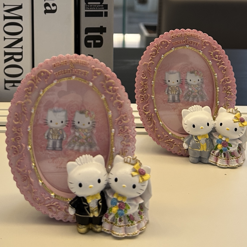 Sanrio Hello Kitty Resin Photo - Desk Setup Photo のレビューと価格
