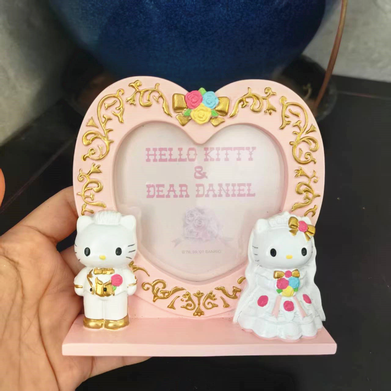 Sanrio Hello Kitty Resin Photo - Desk Setup Photo のレビューと価格