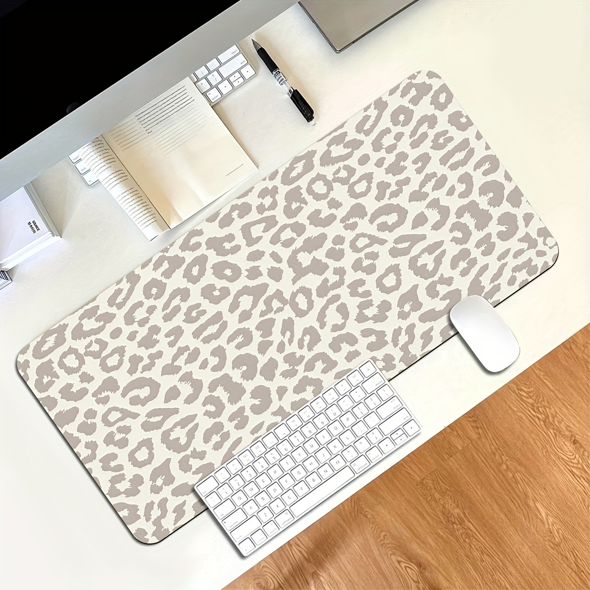 Beige Leopard Print Extended M - Desk Setup Beige のレビューと価格