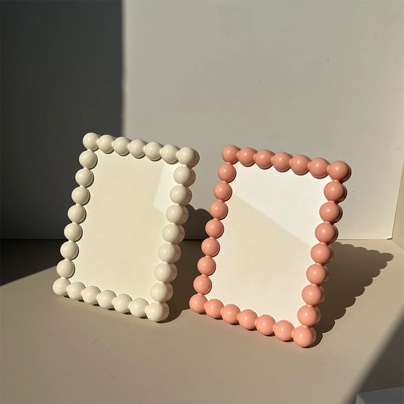 Cute Plastic Beaded Edge Photo - Desk Setup Photo のレビューと価格