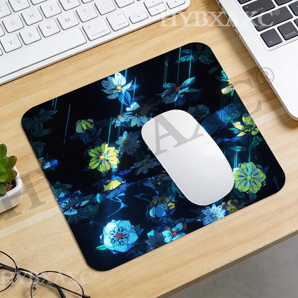 HYBXAXC Dark Floral Manga Back - Desk Setup For Work のレビューと価格